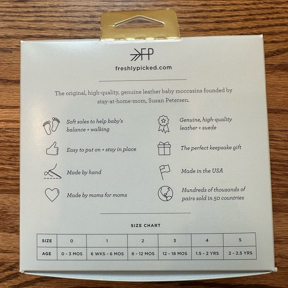 Freshly Picked Platinum Bow Mocc baby moccasins - Picture 7 of 8